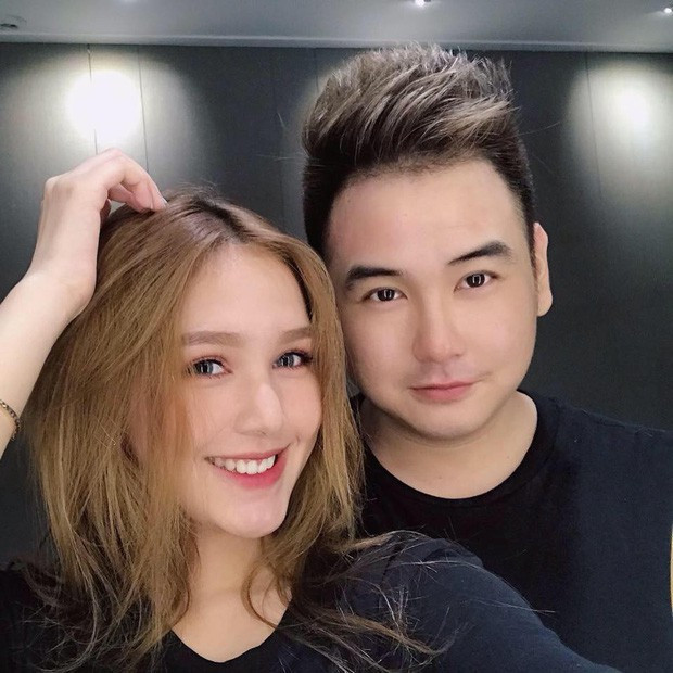 Có thể nói trong làng streamer Việt, Xemesis là một trong những đại gia thực thụ. Chàng streamer sinh năm 1989 này sinh ra trong một gia đình danh giá và được coi là "sinh ra ở vạch đích" .