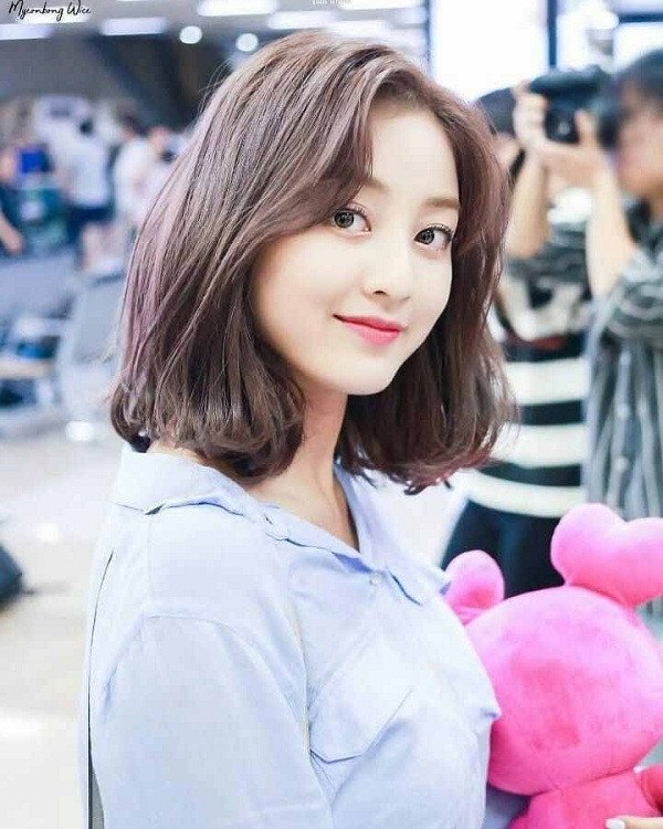 Mới đây, trong bài phỏng vấn độc quyền với Allure Korea, nữ idol hot nhất nhì Hàn Quốc đã thừa nhận tựa game Liên Minh Huyền Thoại là "nguồn sống'' của cô.