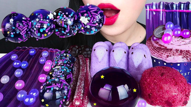 Cô nàng hiện thu về 445 triệu mỗi tháng (tương đương 8,6 tỷ đồng) từ kênh Youtube này.