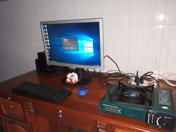 Một bộ case khác tái chế từ bếp ga mini cũ.