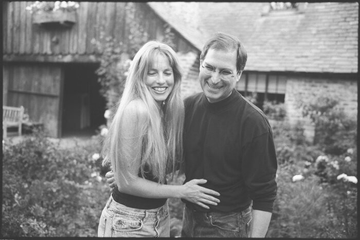 Vào năm 1961, Jobs kết hôn với Laurene Powell, một người ăn chay. Bánh cưới của hai người cũng là đồ chay khi ông có trứng và sữa. Cuốn sách hồi ký của Jobs cũng nhắc đến việc không có nhiều người ăn được chiếc bánh này.