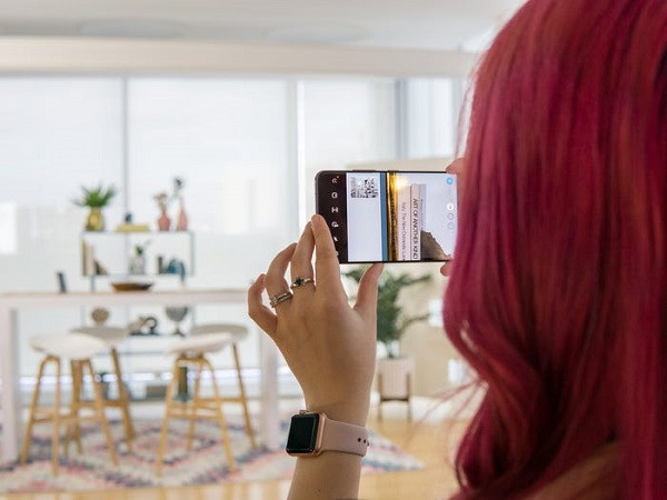 Camera zoom cận cảnh hơn: So sánh giữa Samsung Galaxy S20 và iPhone có thể thấy, camera của Galaxy S20 có thể phóng to hơn so với iPhone 11 và 11 Pro. Galaxy S20 và S20+ có zoom quang lên tới 3X và zoom kỹ thuật số lên tới 30X, trong khi Galaxy S20 Ultra có zoom quang lên tới 10X và zoom kỹ thuật số lên tới 100X. Ảnh: BI