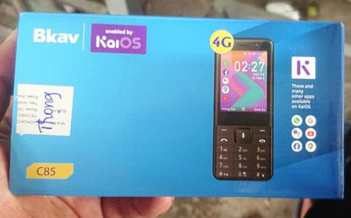 Do C85 chạy hệ điều hành KaiOS, vậy nên nó được tích hợp một số ứng dụng như Facebook, Youtube, WhatsApp, Google Maps, Google Search và trợ lý ảo Google Assistant.