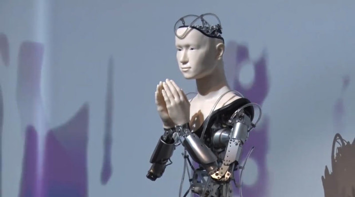 “Robot sẽ không bao giờ chết và sẽ tự tiếp tục học hỏi phát triển”, thấy tu Tensho Goto cho biết: “Với trí tuệ nhân tạo, chúng tôi hy vọng nó sẽ phát triển để giúp mọi người vượt qua những khó khăn lớn nhất. Nó đang thay đổi Phật giáo”.