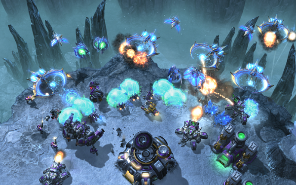 RM và J-Hope đã từng thừa nhận là fan cứng của tựa game StarCraft. Đây là game dành cho những ai mê khoa học viễn tưởng, vũ trụ thiên hà, và cũng được rất nhiều game thủ yêu thích.