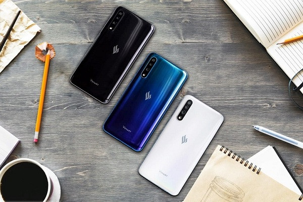 Những ngày đầu tháng 5, thông tin VinSmart sẵn sàng gia nhập phân khúc cao cấp, tiếp nối thành công ở nhóm phổ thông, trung cấp khiến không ít người dùng phấn khích, đặc biệt là với Vfan. Sau hai đại gia Google, Qualcomm, cái tên tiếp theo bắt tay với VinSmart là Pininfarina - huyền thoại gắn liền với những cỗ máy triệu đô và ngay cả VinFast Lux tại Việt Nam.
