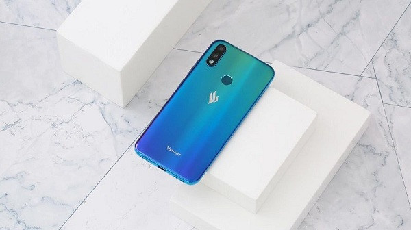 Nhfn chung, không còn gì phải nghi ngờ năng lực công nghệ của VinSmart, nhưng để smartphone thương hiệu Việt vươn tầm quốc tế, đặc biệt là với phân khúc cao cấp, thì công phu hơn nhiều bởi yêu cầu khắt khe cả về thiết kế, kỹ thuật và chất lượng. Đặc biệt là khi phân khúc cao cấp ở Việt Nam vẫn do hai ông lớn đến từ Mỹ và Hàn Quốc chiếm lĩnh.