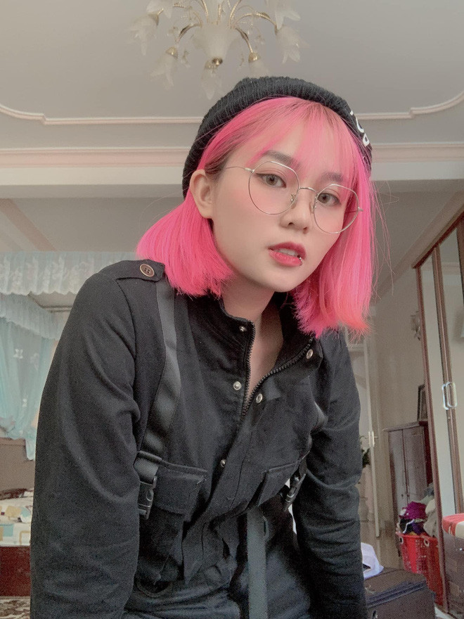 Không kém cạnh Linh Ngọc Đàm, nữ streamer MisThy cũng là cái tên rất nổi tiếng trong cộng đồng giới trẻ Việt Nam hiện nay.