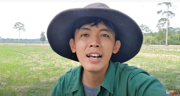 Mới đây, Sang Vlog đã trở lại, đồng thời lên tiếng về thông tin bị khởi tố, xử lý hình sự và tin đồn dừng làm vlog. YouTuber nghèo nhất Việt Nam cho biết đã chịu phạt hành chính theo đúng quy định của pháp luật và không bị xử lý hình sự như điều mà anh lo lắng trước đó