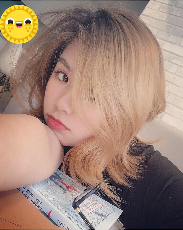 Hồng Nhật là cô gái mới đây đã công khai hẹn hò với chàng streamer đình đám Pewpew.