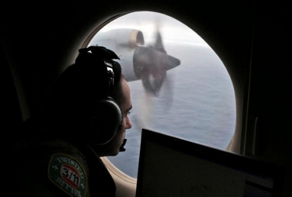 Năm 2017, ATBS tiếp tục điều tra về những bí ẩn MH370 có thể đã rơi xuống nước ở "độ rơi cao và tăng dần" , có nghĩa là nó rơi tự do và phi công đã bất tỉnh. Mặc dù chưa thực sự tìm kiếm nhưng ATBS cũng tin rằng MH370 nằm ở "vùng ưu tiên'', phía bắc khu vực tìm kiếm ban đầu.