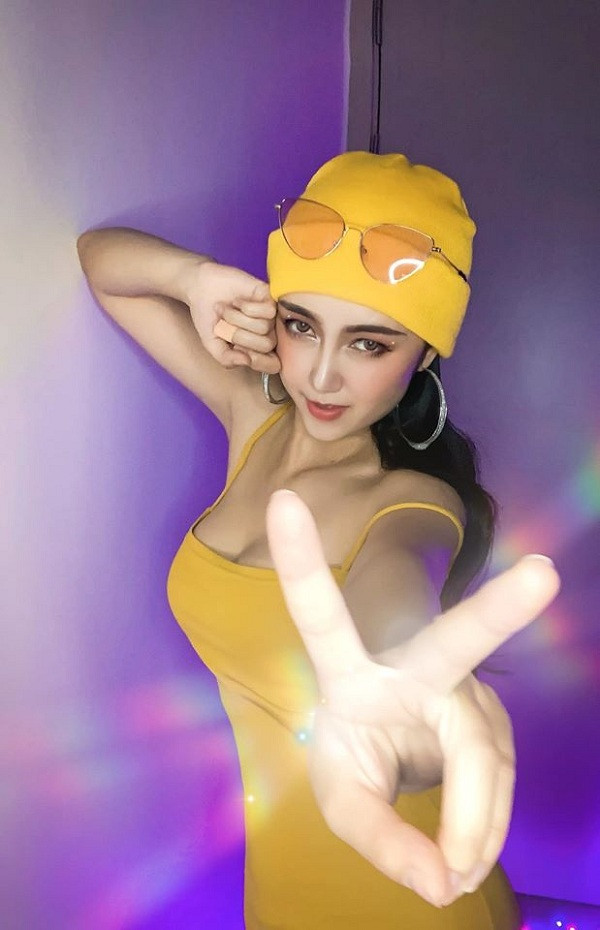 Những bức hình được Mộng Linh chia sẻ trên trang cá nhân lúc nào cũng nhận được cơn mưa thả tim từ người hâm mộ và cộng đồng game thủ.