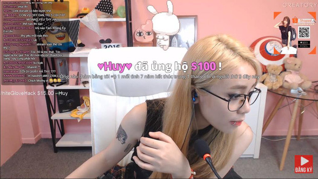 Vào một ngày đẹp trời, khi đang stream xuất hiện chàng trai có nick name là Huy (sau được đặt biệt danh là Huy Dubai vì phong cách cực chất của mình) liên tục tặng MisThy hàng trăm USD kèm theo những lời giãi bày chuyện đời, chuyện tình.