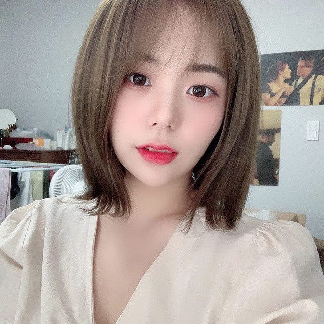 Mỗi streamer thường có một phong cách riêng khi tương tác với người xem của mình. Người thì thích tâm sự, kể chuyện, có người lại tập trung vào nội dung trên sóng.