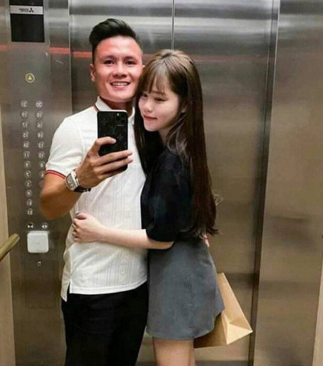 Huỳnh Anh được chú ý kể từ ngày được Quang Hải công khai thể hiện tình cảm trên trang cá nhân. Cũng từ đó, đã có không ít sóng gió ập đến mà bản thân Huỳnh Anh chắc cũng không thể ngờ tới.