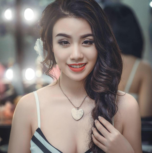 Linh Miu tên thật là Vũ Mỹ Linh, sinh năm 1993 tại tỉnh Hà Nam.