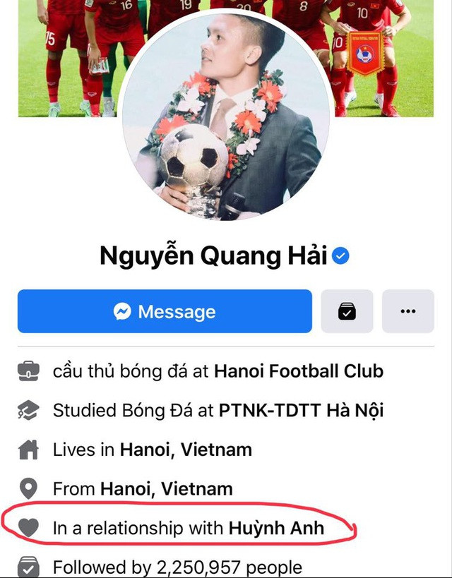 Sau Nhật Lê, Huỳnh Anh là người thứ 2 được cầu thủ Quang Hải công khai hẹn hò trên mạng xã hội dù trước đó anh dính tin đồn hẹn hò với rất nhiều hot girl.