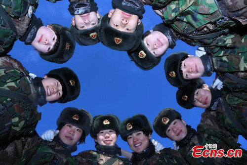 Các nữ chiến binh xinh đẹp này luôn phải huấn luyện với những thử thách cam go