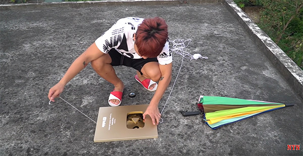 "Video của anh rất hay, mong kênh của anh sớm sập", "Biểu hiện của việc cạn ý tưởng" - Nhiều người chỉ trích NTN trên kênh youtube của anh.