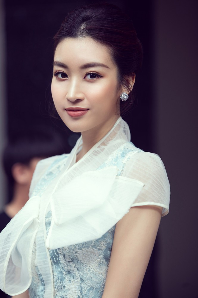 Đây cũng là một trong số những sự kiện đầu tiên mà Mỹ Linh cũng như Thuỳ Linh tham dự vào dịp đầu năm mới.