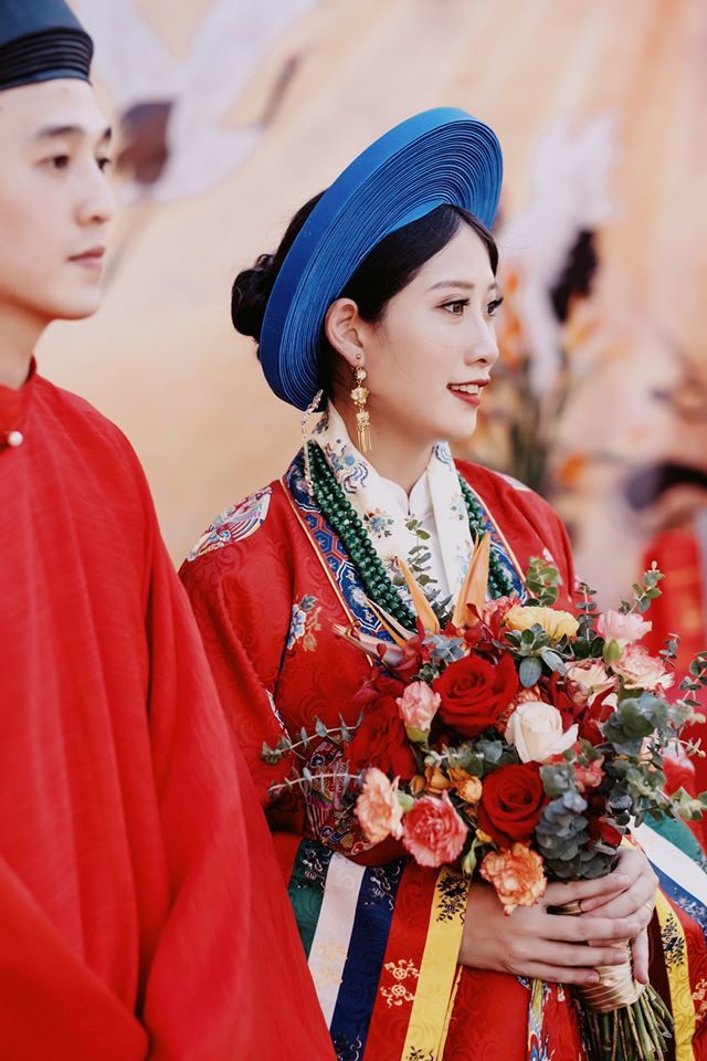 Để có bộ trang phụ hoàn hảo nhất trong ngày trọng đại, Thuỳ Anh và Thành Nam mất gần một tháng chuẩn bị.