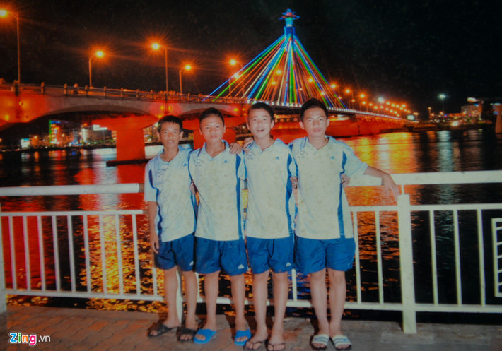 Duy Mạnh trưởng thành từ CLB Hà Nội cùng với Quang Hải và nhiều cái tên khác trong đội hình các cấp độ đội tuyển quốc gia Việt Nam. Thời điểm đó, cầu thủ sinh năm 1996 đang giữ băng đội trưởng.