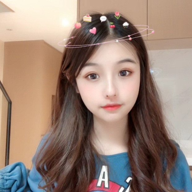 Từ trước đến nay, có không ít hot girl mạng tự phá huỷ hình ảnh của mình trong mắt người hâm mộ khi vô tình bóc mẽ nhan sắc thật bằng những filter tưởng chừng như vô hại.