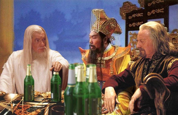Lấy cảm hứng từ Tây Du Ký và The Hobbit, cư dân mạng Trung Quốc đã chế ảnh, cắt ghép những hình ảnh từ hai bộ phim đó để cho ra đời những hình ảnh mới hết sức thú vị.
