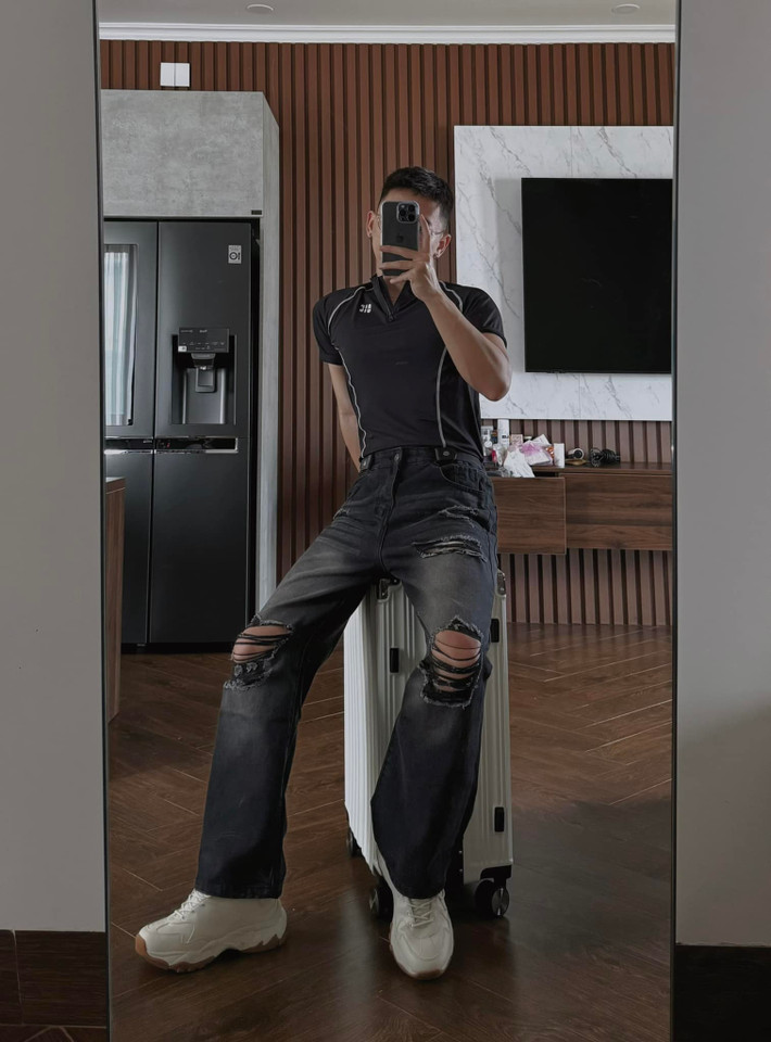 Trong suốt khoảng thời gian năm 2019, 2020, hình ảnh YouTuber "đầu gấu" đã trở thành một nhân vật quen thuộc với rất nhiều người.