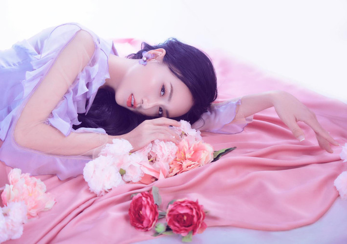 Lynk Lee là cái tên không còn quá xa lạ đối với khán giả Việt, anh chàng này từng "làm mưa làm gió" trên MXH với nhiều bài hát về tuổi học trò.