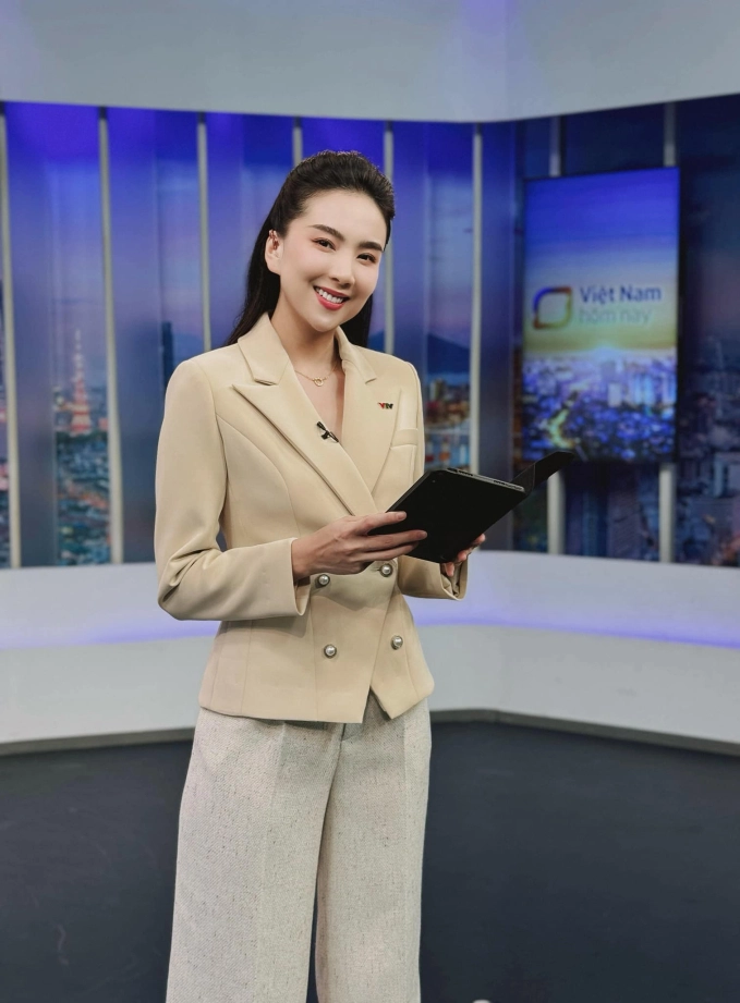 Vẻ đẹp rạng rỡ, tràn đầy sức sống của "MC đẹp nhất VTV"
