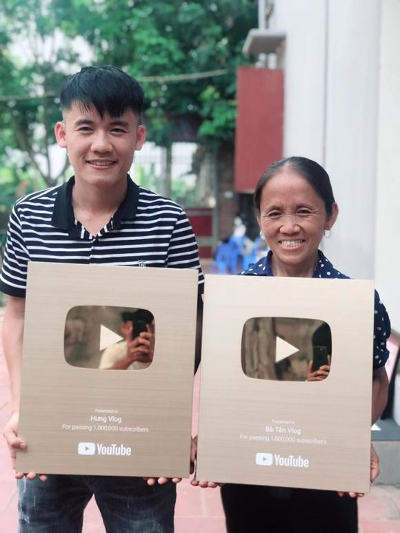 Không lâu sau khi bị cộng đồng mạng "ném đá", Hưng Vlog đã xoá video giả ăn mày mặt đen trên trang cá nhân. Thế nhưng video này đã bị nhiều diễn đàn đăng tải lại và vẫn đang gây tranh cãi.