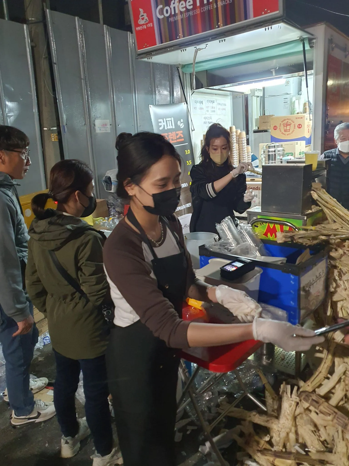 Đức tính chăm chỉ, chịu thương chịu khó của chị Phương góp chút màu sắc tô đẹp hình ảnh cô dâu Việt xa xứ.