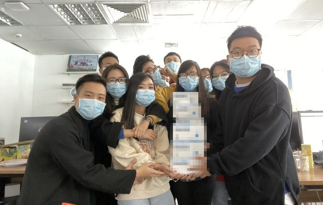 Vì một tương lai đẩy lùi dịch viêm phổi cấp, hãy sử dụng quà năm mới của công ty thật có ích.