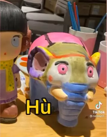 Hù...