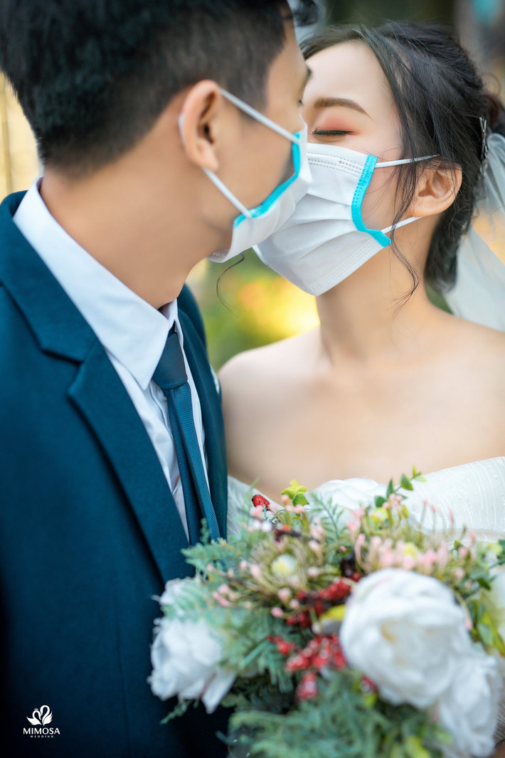 Dịch corona đang mối nghi ngại lớn của cả xã hội, tại Việt Nam cũng đã phát hiện một số trường hợp dương tính với virus nguy hiểm này. Chính vì vậy nhiều người hạn chế tập trung nơi đông đúc và tiếp xúc gần, giao tiếp để tránh bệnh lây lan.