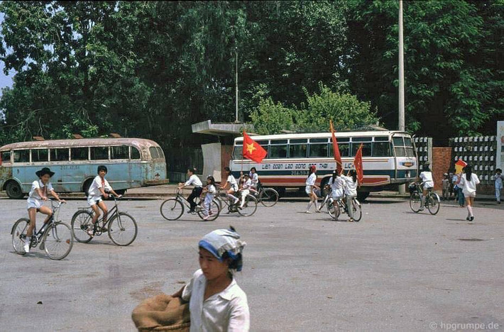 Cổng công viên Thống Nhất cách đây 30 năm. Thời đó đây là công viên lớn và hút khách nhất Hà Nội.