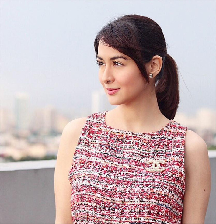 Trước khi trở thành một “bà mẹ bỉm sữa” thì Marian Rivera từng dẫn đầu danh sách minh tinh đẹp nhất Philippines do các ấn phẩm bầu chọn. Thậm chí bà mẹ hai con còn được coi như biểu tượng của phụ nữ của đất nước này.