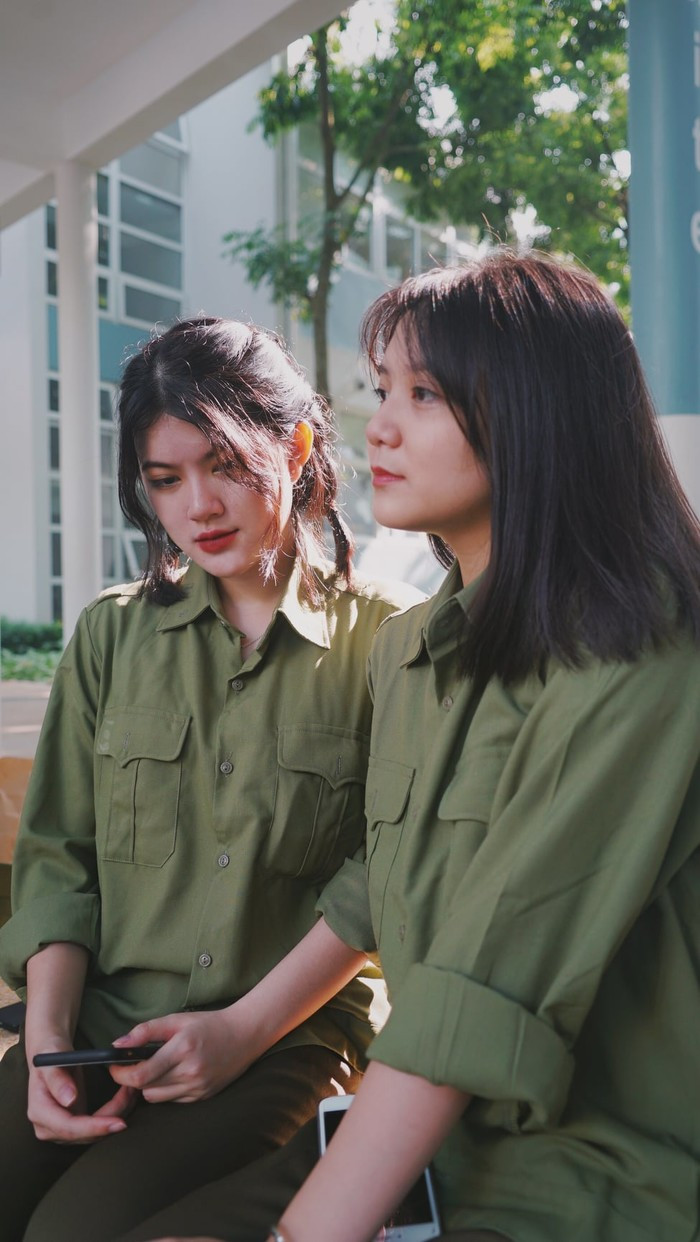 Những ngày tháng tuy phải vất vả nơi thao trường nhưng cũng là cơ hội để các cô cậu học trò làm quen, chia sẻ, gần gũi với nhau hơn trong cuộc sống cũng như học tập.