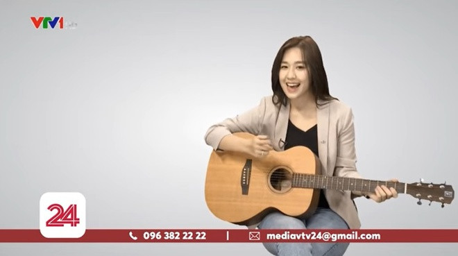 Nụ cười duyên dáng, lối dẫn dắt tự nhiên và giọng nói chuẩn, Hà My lấy lòng được khán giả ngay từ số đầu tiên của tiểu mục.