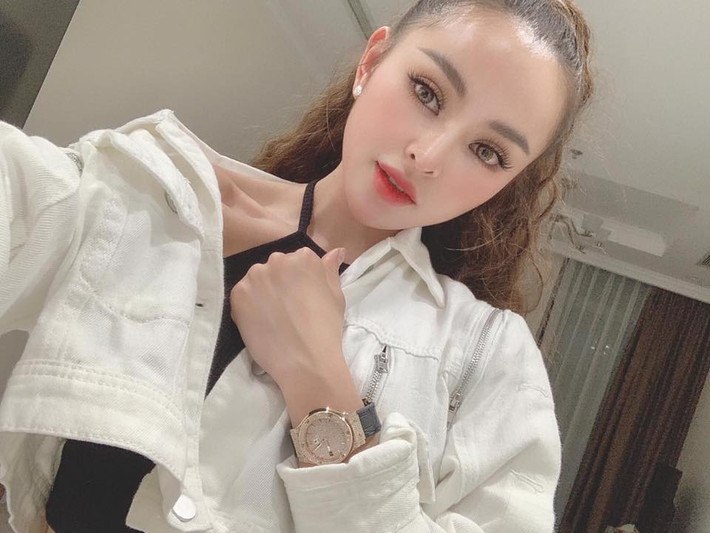 Để chứng minh nhân vật trong clip không phải là mình, Trang Nemo thẳng thắn chia sẻ đường link trên Facebook cá nhân như một lời khẳng định sắt đá.
