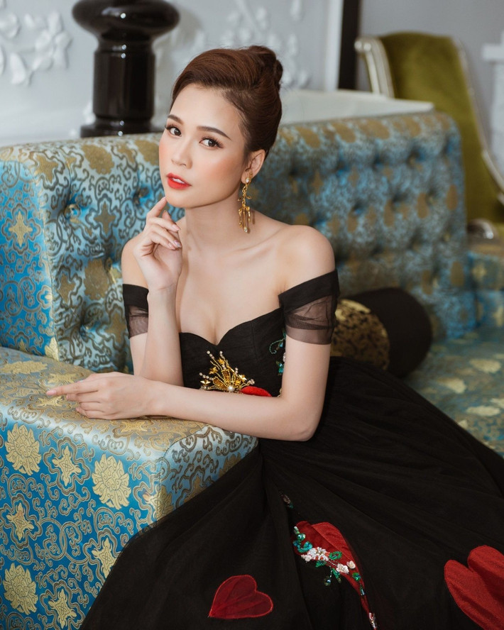 Sam (tên thật là Nguyễn Hà My, SN 1990) là một trong những hot girl Sài Thành đời đầu đình đám, quen mặt trên các tạp chí tuổi teen. Hiện cô nàng hoạt động nghệ thuật chăm chỉ, thử sức với nhiều vai trò như diễn viên, MC.