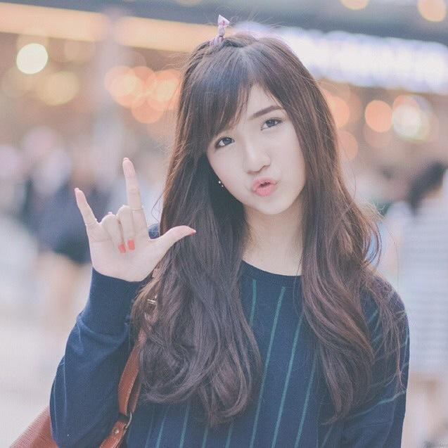 Elyse Chotivisit sở hữu khuôn mặt trái xoan ưa nhìn và góc mặt hài hòa.