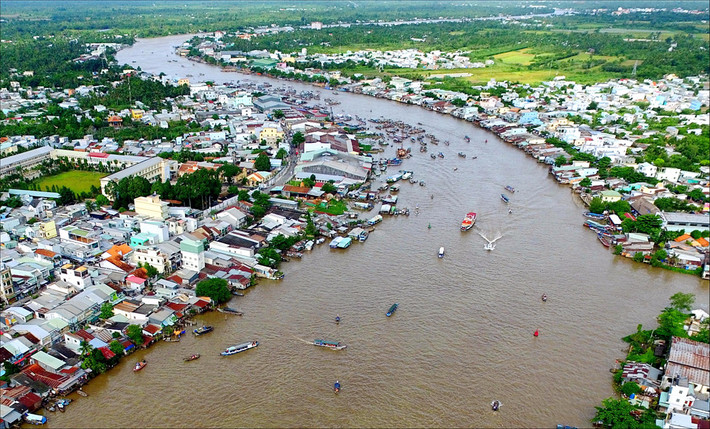 Cần Thơ là một trong những thành phố có hệ thống sông ngòi, kênh rạch chằng chịt nhất thế giới, với tổng chiều dài đường sông của thành phố là hơn 1.157km. Ảnh: Zing.vn