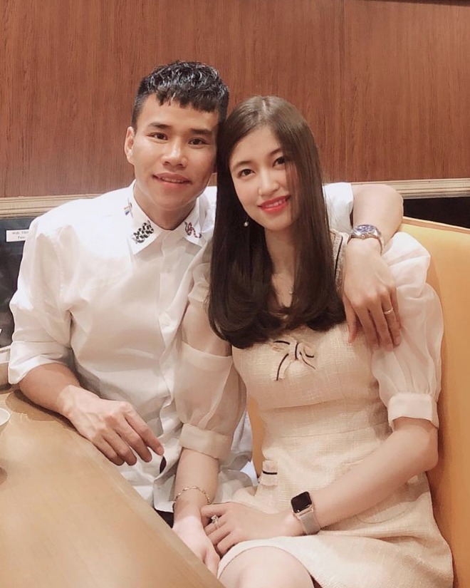 Vóc Đỗ (sinh năm 1995, tại Thái Bình). Cô nàng học hệ Thạc sĩ Quản lý kinh doanh quốc tế tại đại học Middlesex - thuộc top các trường ĐH hiện đại nhất Anh quốc.
