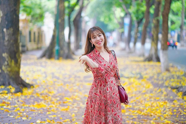 Nữ MC - BTV Diệp Chi cũng khiến khán giả ngưỡng mộ vì sở hữu vẻ ngoài tươi trẻ. Lên hình đã nhiều năm, nhưng trên trang cá nhân nhiều khán giả vẫn dành những lời khen cho Diệp Chi ngày càng xinh ra.
