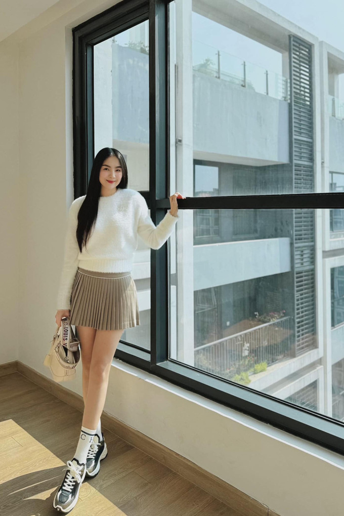 Mai Ngọc mua một căn hộ để bắt đầu cuộc sống mới. Cô coi đây là món quà tự tặng bản thân nhân dịp sinh nhật lần thứ 33 và cũng là trang mới của cuộc đời.