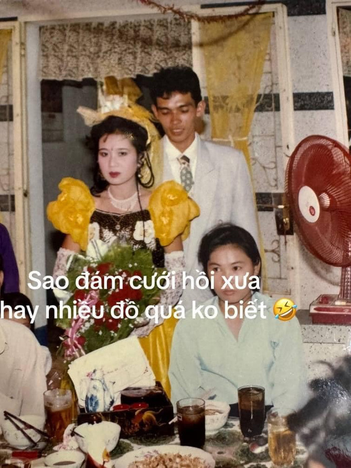 Lúc làm tiệc cưới.