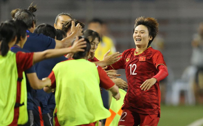 Trận chung kết môn bóng đá nữ tại SEA Games diễn ra vào tối ngày 8/12 trong sự chờ đón của người hâm mộ. Chiến thắng đối thủ Thái Lan với tỉ số tối thiểu 1-0, đội tuyển nữ Việt Nam giành HCV đầy thuyết phục.
