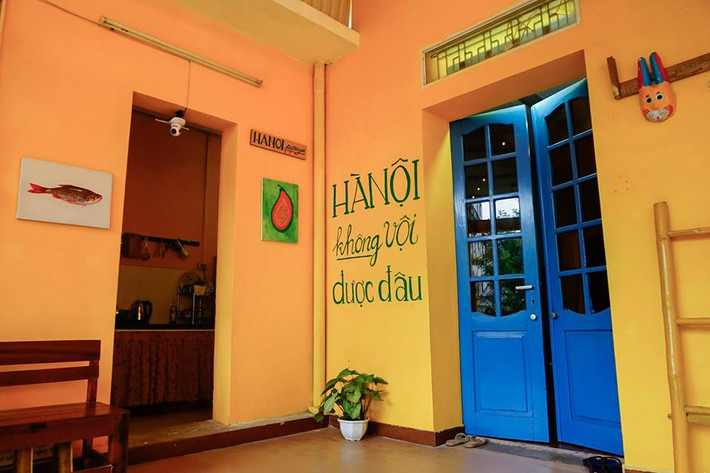 Câu nói này chính xác đối với nhịp sống, tính cách người Hà Nội đó là luôn điềm tĩnh, nhẹ nhàng. Chính vì vậy, homestay này ghi điểm hoàn toàn đối với du khách tới và muốn tìm mộ địa điểm check-in Hà Nội đơn giản mà ăn hình.